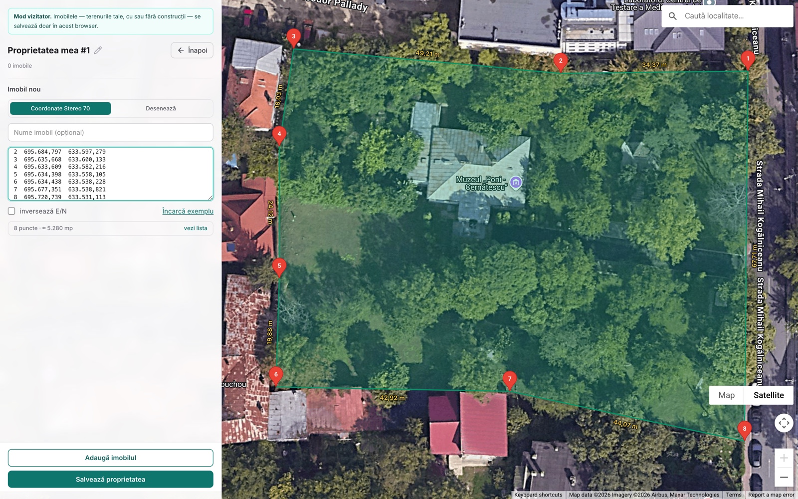 Editorul terenulmeu.ro cu tabelul de coordonate lipit în caseta din stânga; sub ea, „8 puncte · ≈ 5.280 mp”. Pe harta din satelit din dreapta, conturul verde cu punctele numerotate de la 1 la 8 peste Muzeul „Poni-Cernătescu”.